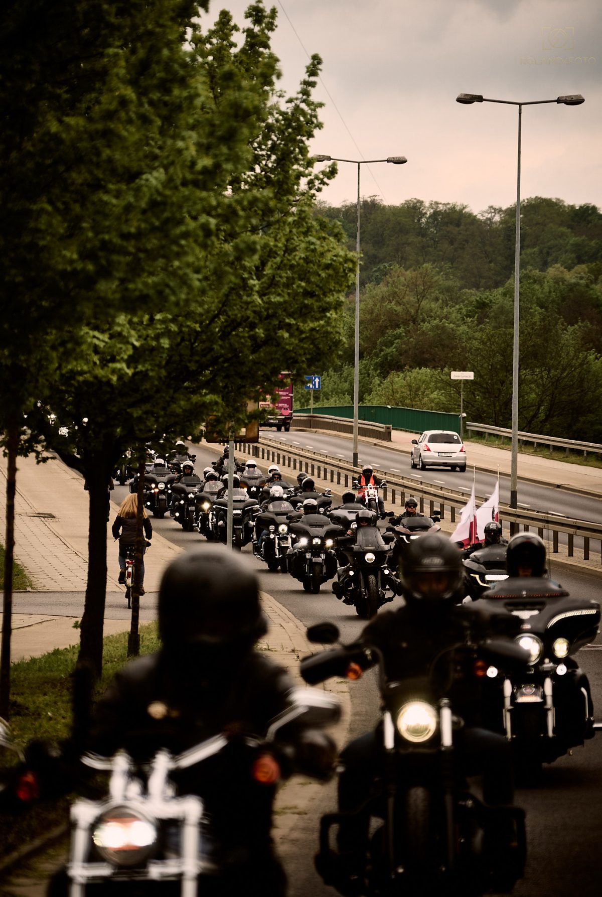 Parada motocykli Harley-Davidson na ulicy